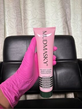 Mudmasky Velvety Glow Body Scrub